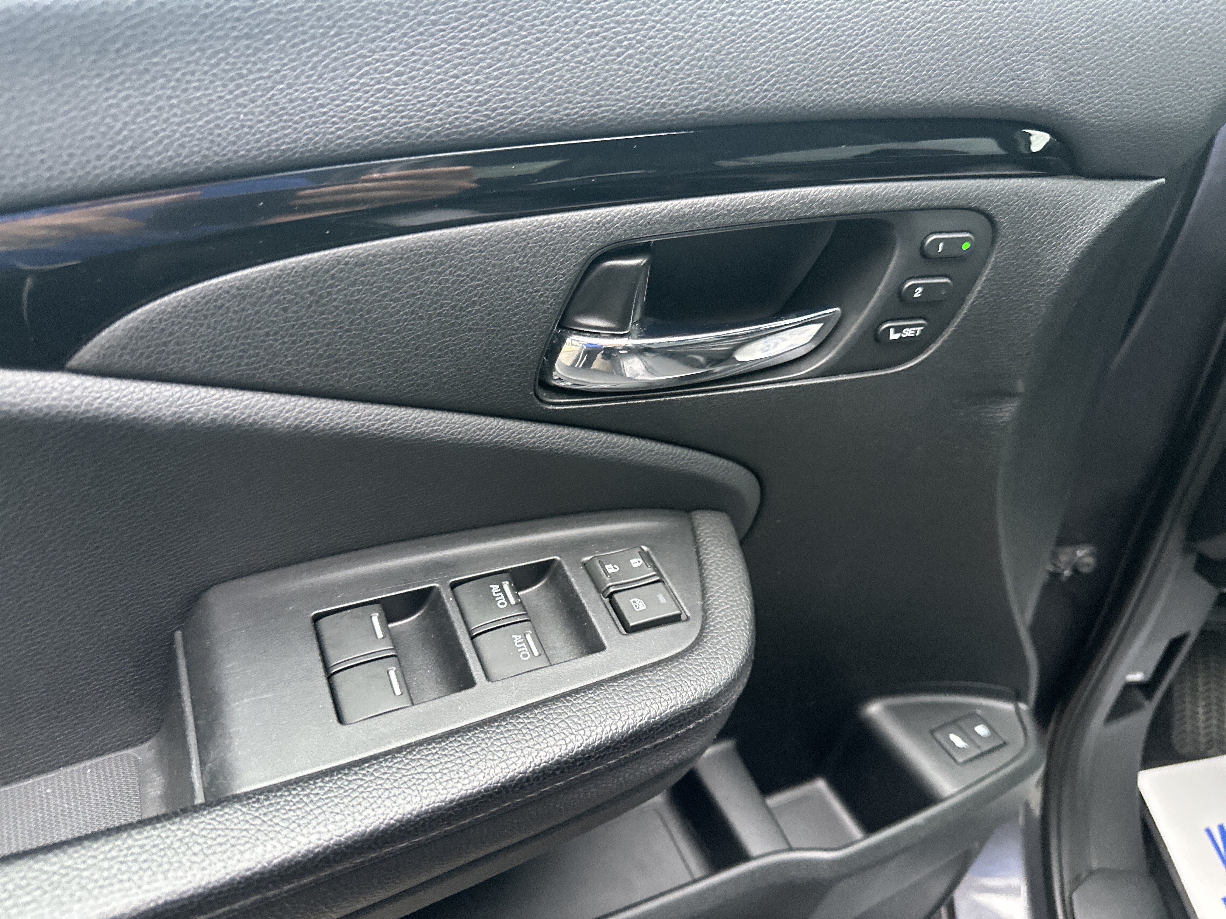 Used 2017 Honda Pilot Elite image 14