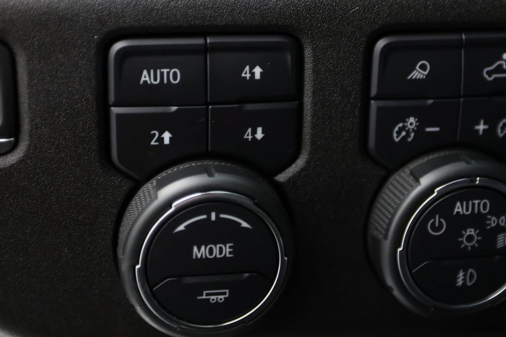 Used 2024 Chevrolet Silverado 2500 High Country w/ Technology Package AWD/4WD image 25