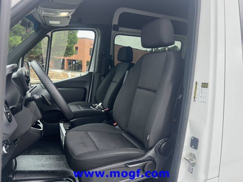 Used 2024 Mercedes-Benz Sprinter 2500 image 17