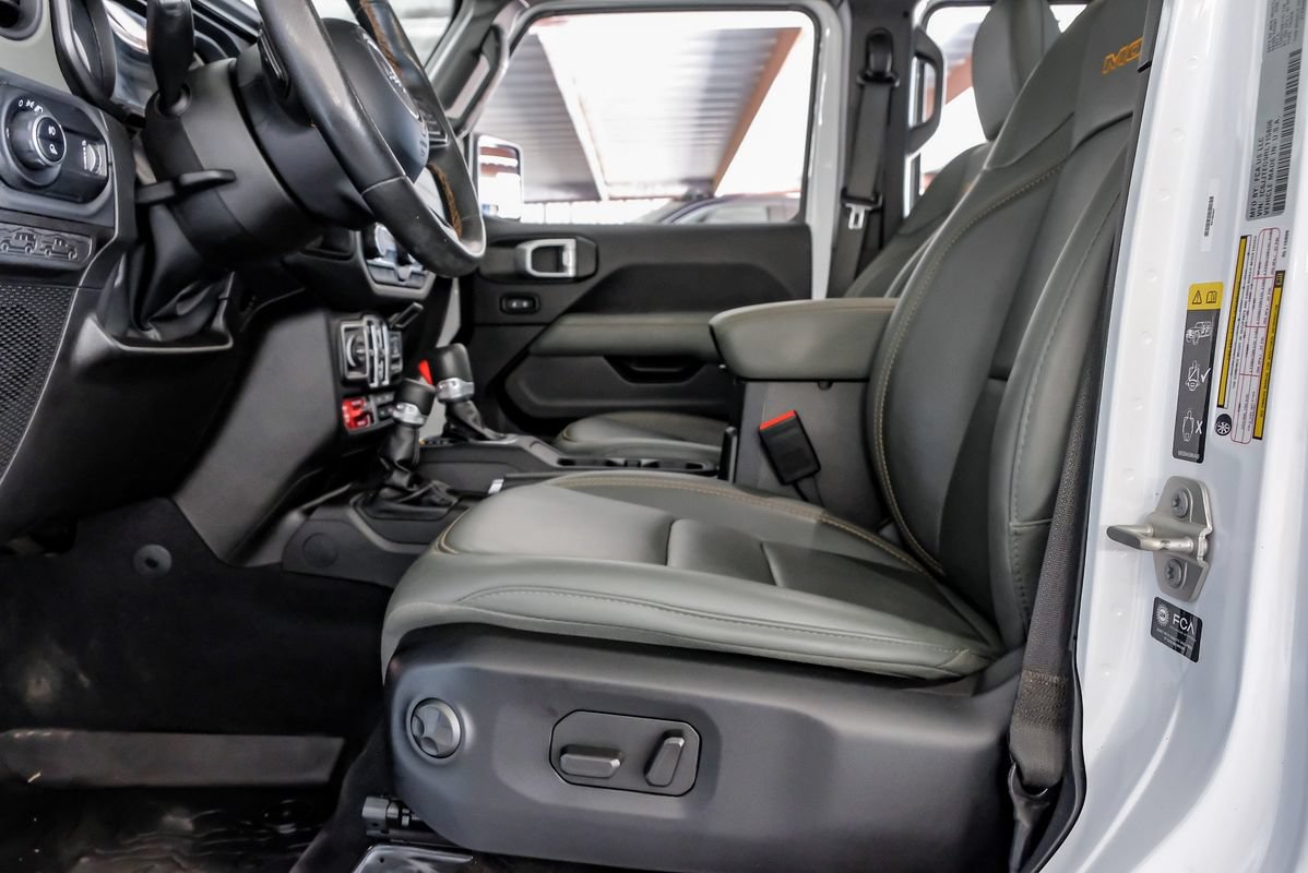 Used 2024 Jeep Gladiator Mojave w/ Convenience Group AWD/4WD image 30