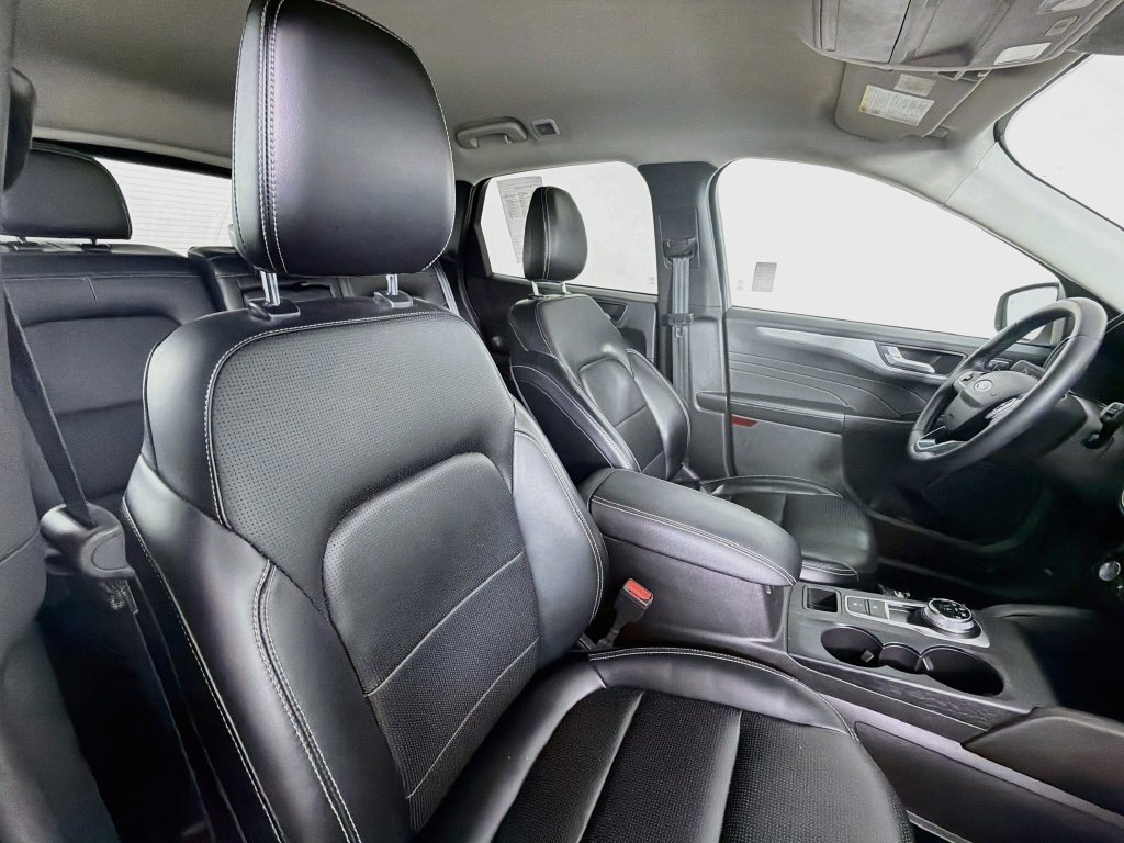 Used 2024 Ford Escape Platinum AWD/4WD image 28