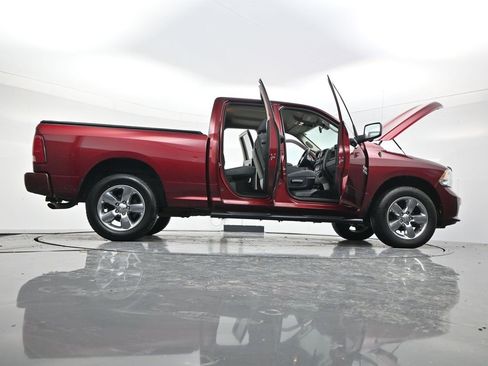 Used 2018 RAM 1500 Express w/ Express Value Package image 59