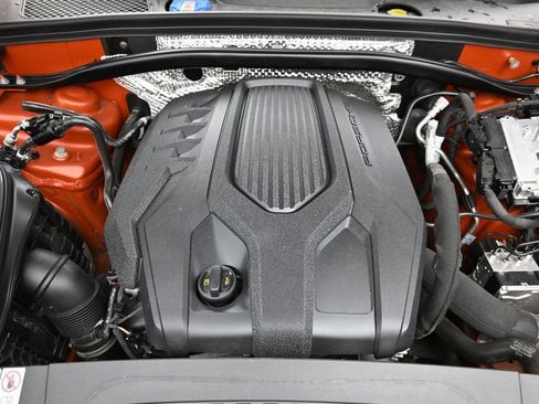 Certified 2024 Porsche Macan AWD/4WD image 20