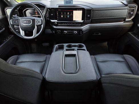 Used 2025 GMC Sierra 1500 SLT AWD/4WD image 18