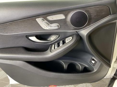 Used 2021 Mercedes-Benz GLC 300 GLC 300 image 24