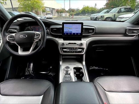 Used 2023 Ford Explorer XLT w/ Equipment Group 202A image 18