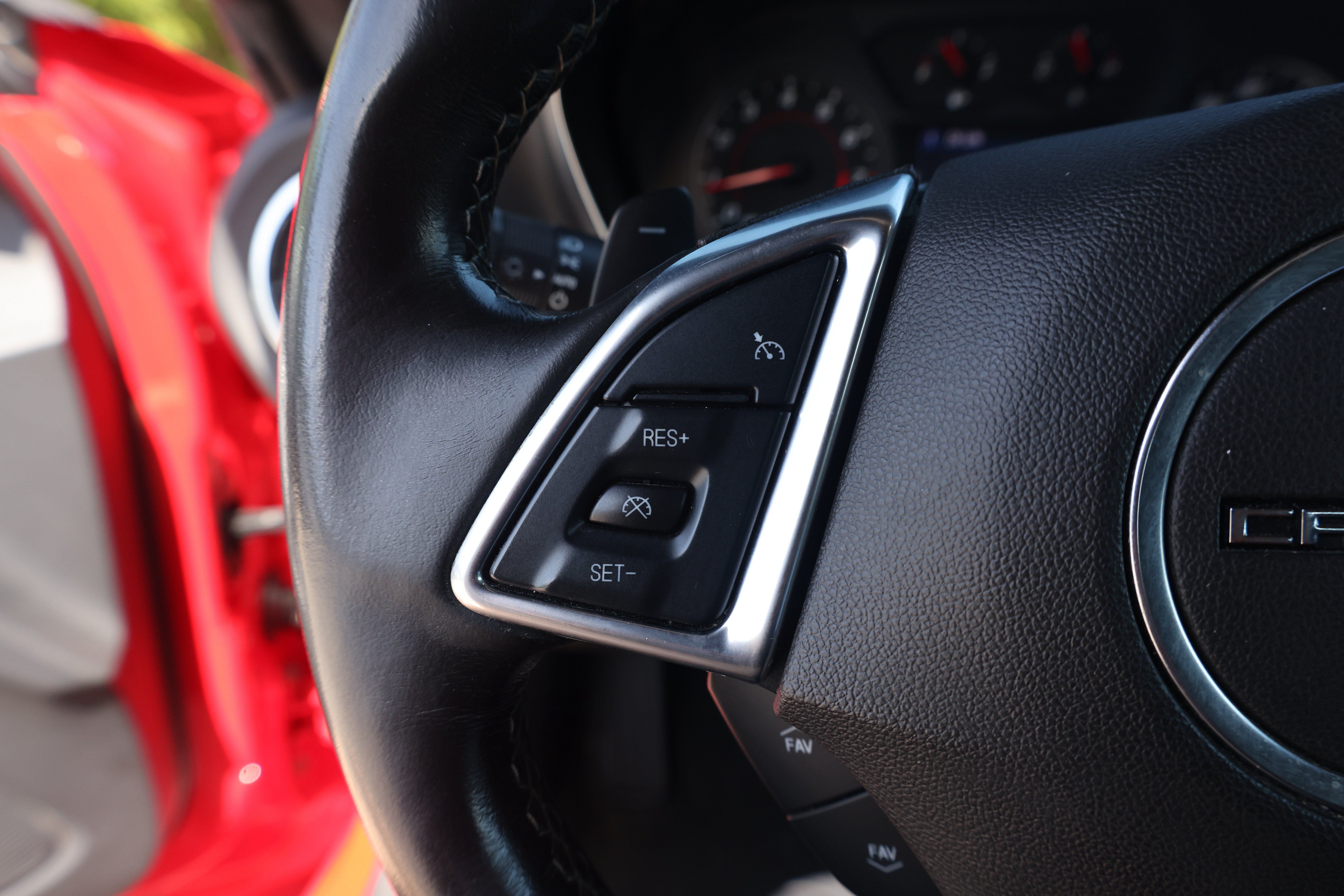 Used 2020 Chevrolet Camaro LT RWD image 15