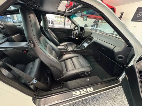 Used 1989 Porsche 928 S4 image 17