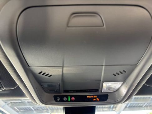 Used 2024 GMC Terrain SLE FWD image 8