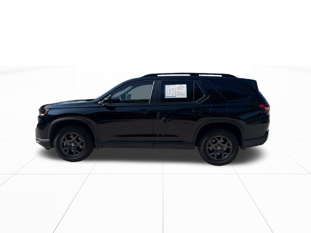 Certified 2025 Honda Pilot TrailSport image 5