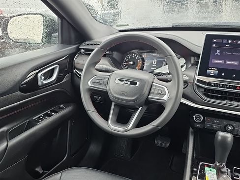 Used 2024 Jeep Compass Trailhawk AWD/4WD image 13