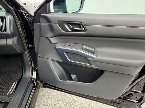 Used 2025 Nissan Pathfinder Rock Creek AWD/4WD image 25