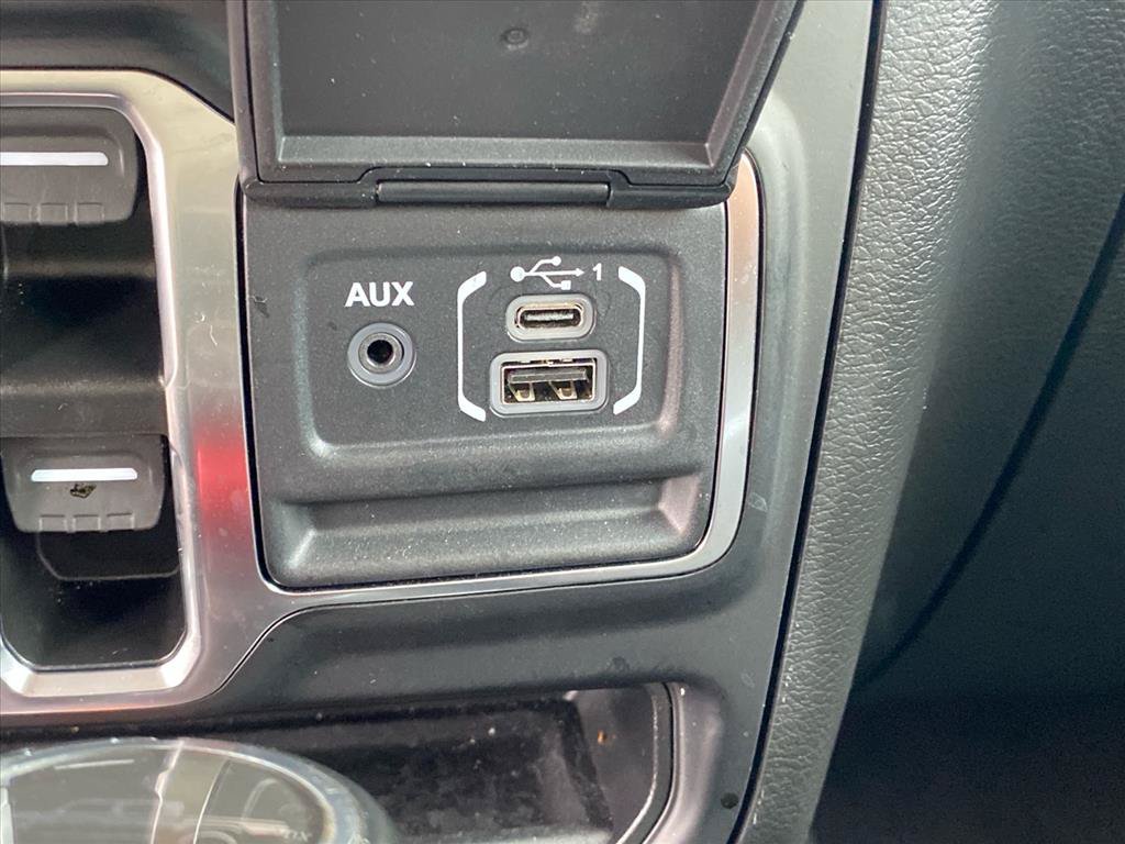 Used 2023 Jeep Gladiator Overland AWD/4WD image 15