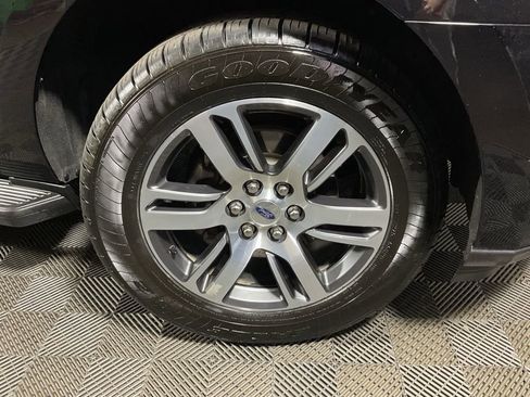 Used 2024 Ford Expedition Limited image 39