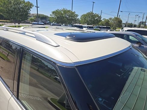 Used 2017 INFINITI QX80 2WD w/ Driver Assistance Package image 5
