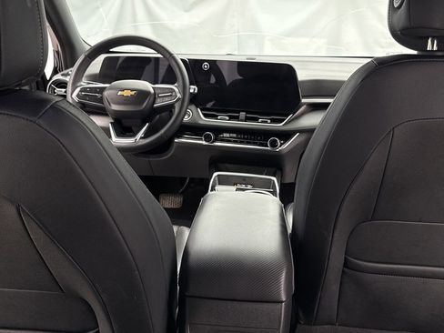 Used 2025 Chevrolet Equinox LT w/ Convenience Package II image 32