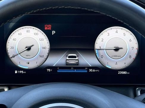 Used 2023 Hyundai Elantra Limited FWD image 19