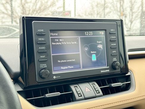 Used 2021 Toyota RAV4 XLE Premium image 25