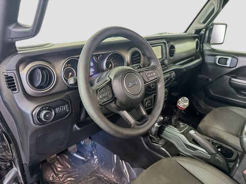 Used 2019 Jeep Wrangler Sport image 23
