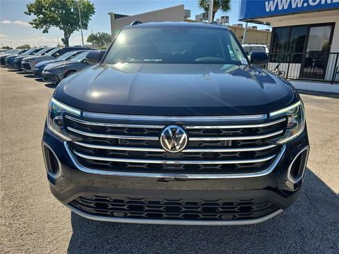 New 2026 Volkswagen Atlas SE FWD image 2