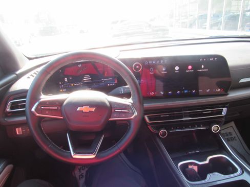 Used 2026 Chevrolet Traverse LT w/ Driver Confidence Package FWD image 16