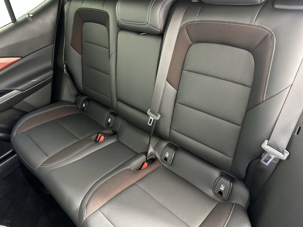 Used 2024 Chevrolet Equinox EV RS FWD image 25