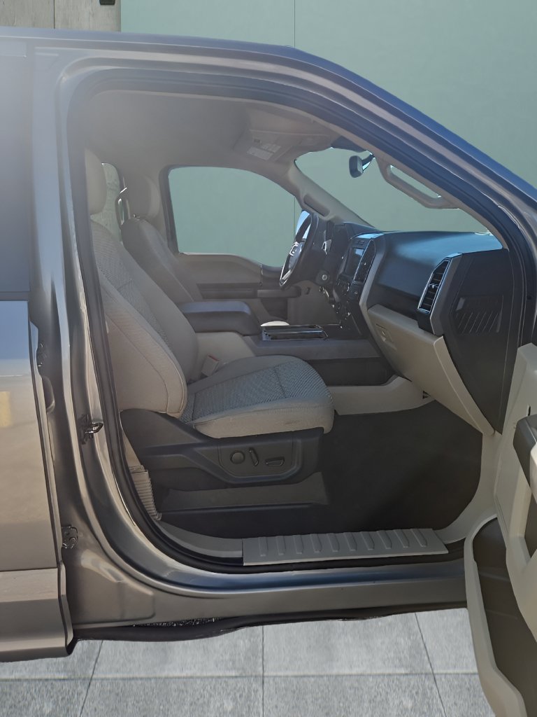 Used 2019 Ford F150 XLT w/ Equipment Group 302A Luxury AWD/4WD image 18