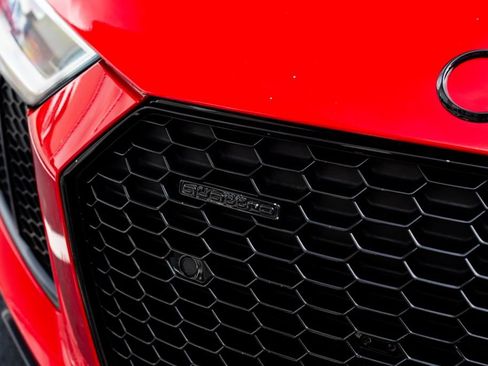 Used 2017 Audi R8 V10 w/ Carbon Exterior Package AWD/4WD image 8