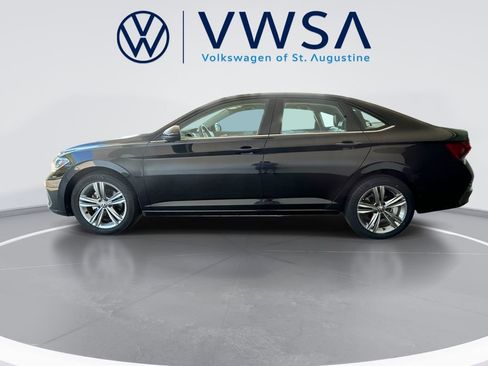 Used 2024 Volkswagen Jetta SE FWD image 4