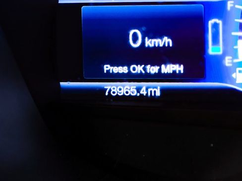Used 2017 Ford Fusion SE FWD image 18