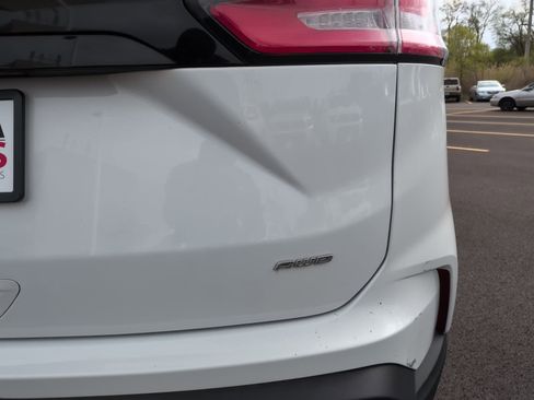Used 2022 Ford Edge SEL AWD/4WD image 14
