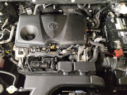 Used 2021 Toyota RAV4 LE w/ Carpet Mat Package (TMS) AWD/4WD image 30