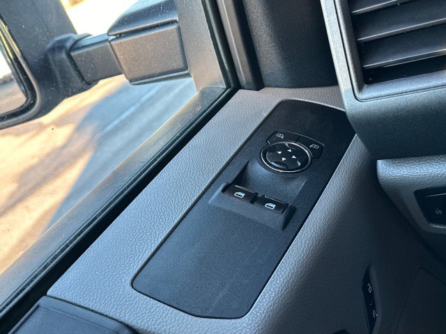 Used 2018 Ford F550 4x4 Regular Cab Super Duty image 24