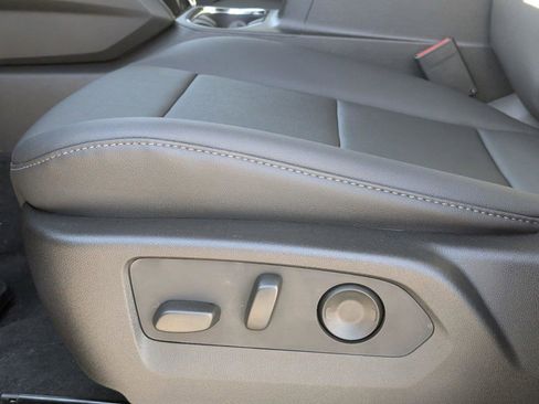 New 2025 GMC Canyon Elevation w/ Convenience Package image 10