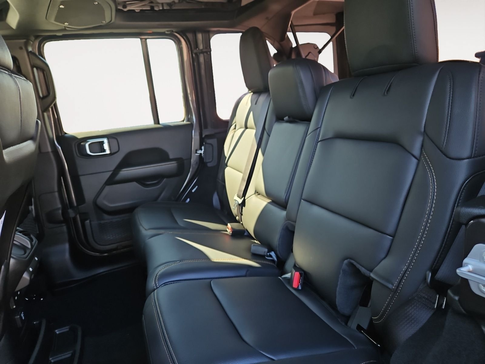 New 2026 Jeep Wrangler Unlimited Sahara AWD/4WD image 13