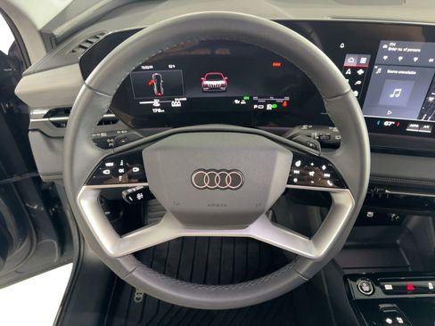 Used 2025 Audi Q6 e-tron Premium w/ Convenience Package image 17