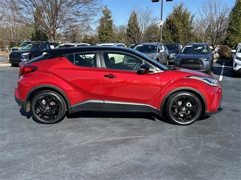 Used 2021 Toyota C-HR LE image 3