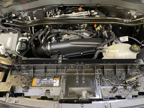 Used 2025 Ford Explorer ST-Line image 10