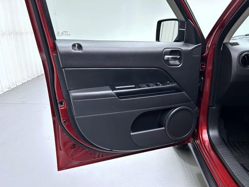 Used 2015 Jeep Patriot High Altitude image 9