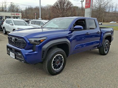 Used 2024 Toyota Tacoma TRD Off-Road image 4
