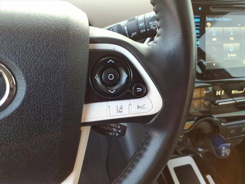 Used 2016 Toyota Prius Three image 30