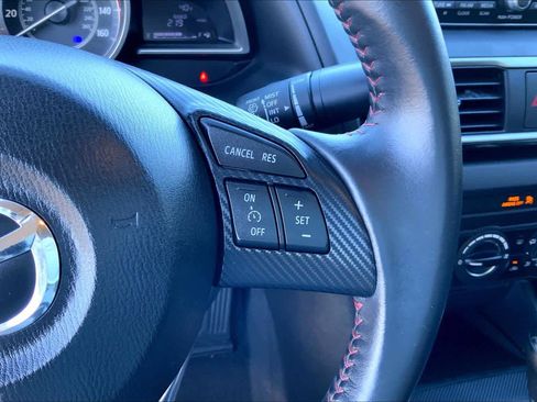 Used 2014 MAZDA MAZDA3 i Touring image 19