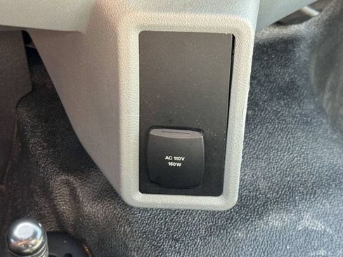 Used 2022 Ford F650 2WD Regular Cab Super Duty image 32