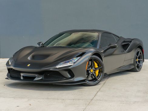 Used 2021 Ferrari F8 Tributo image 3