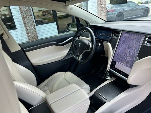 Used 2017 Tesla Model X 100D image 27