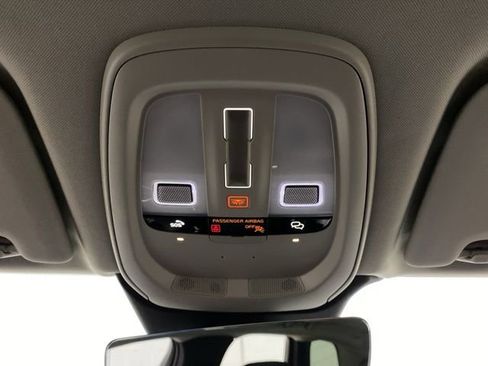Used 2025 Volvo XC60 B5 Core image 59