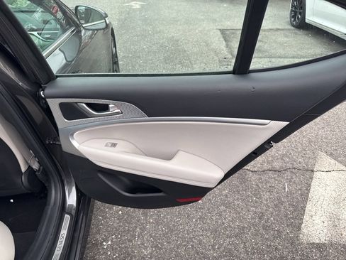 Used 2023 Genesis G70 3.3T w/ Sport Advanced Package image 28