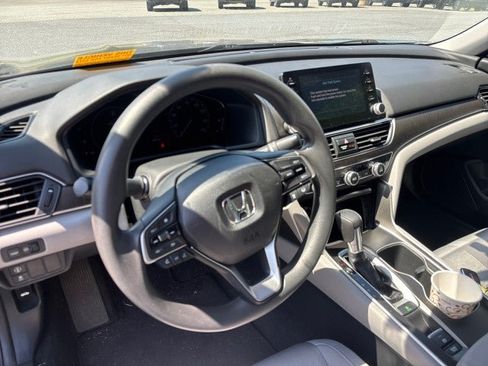 Used 2018 Honda Accord EX image 10