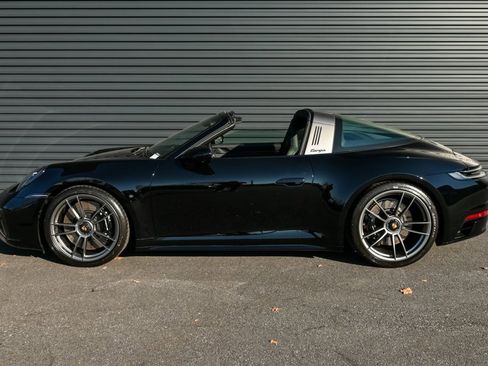 Certified 2024 Porsche 911 image 2