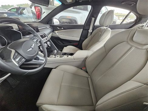 Used 2023 Genesis G70 2.0T image 2